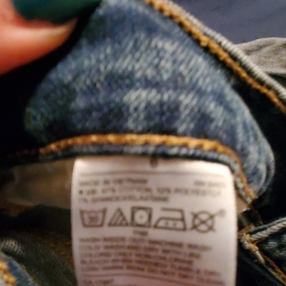 Shorts - Picture 3 of 4